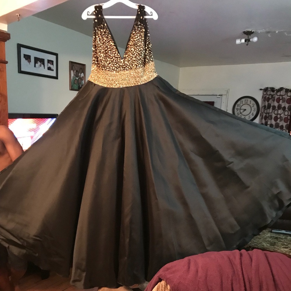 Prom Dress!! - Picture 5 of 5